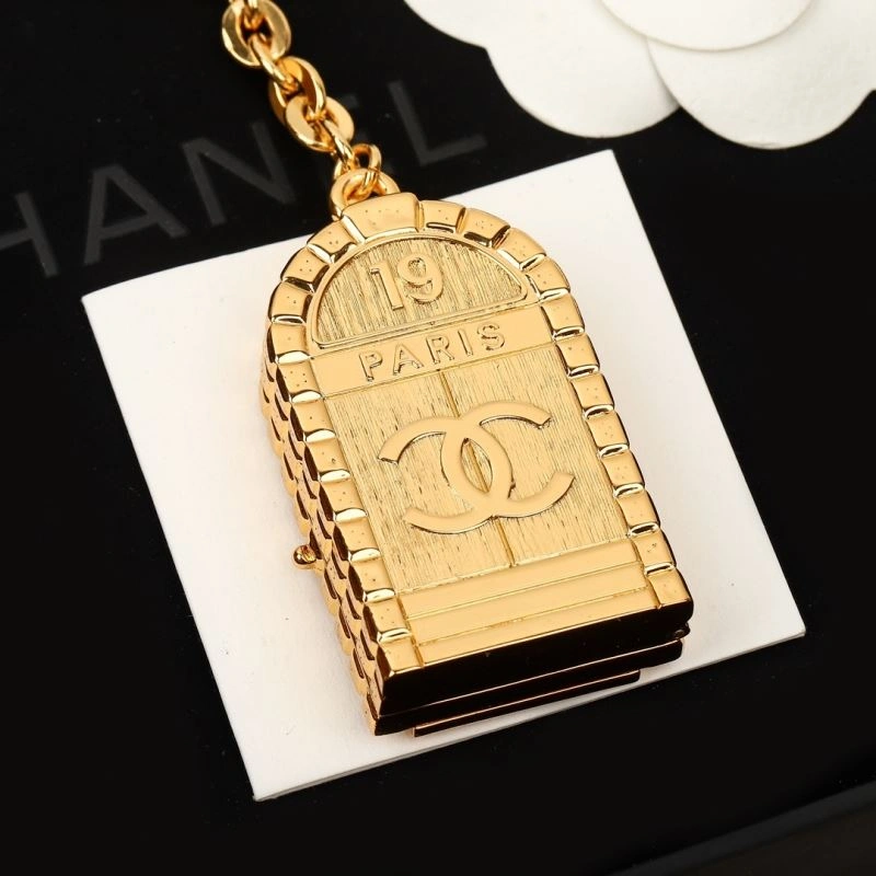 Trendsetting Chanel Necklaces 226843