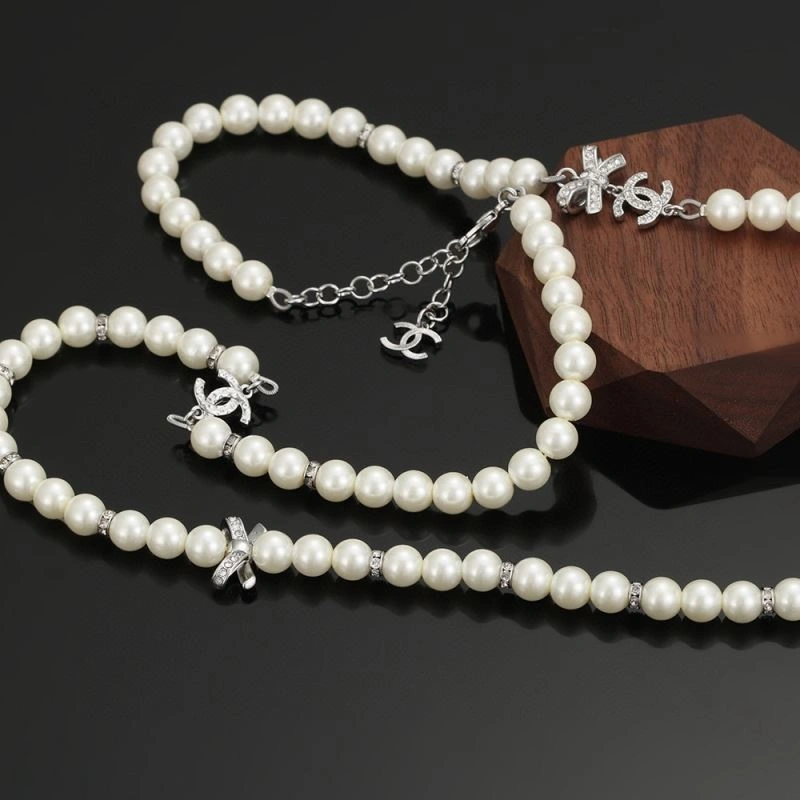 Chanel Necklaces ModernLook 226834