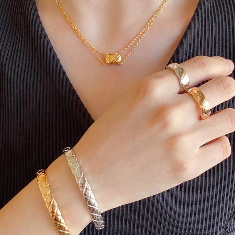 Modern Chanel Necklaces 226794