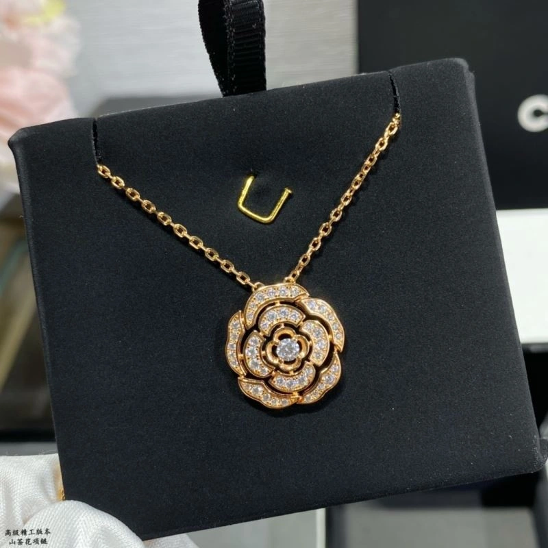 Fashionable Chanel Necklaces 226790