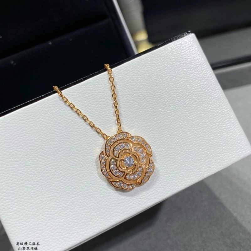 Fashionable Chanel Necklaces 226790