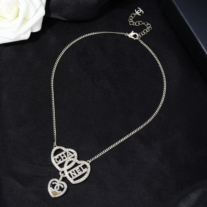 Trendsetting Chanel Necklaces 226802