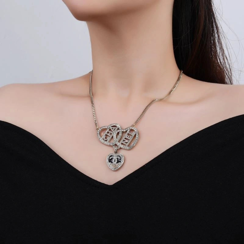 Trendsetting Chanel Necklaces 226802