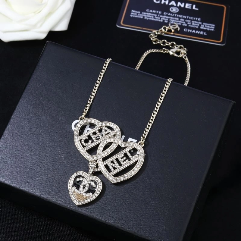 Trendsetting Chanel Necklaces 226802