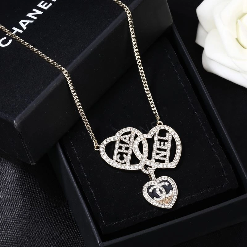 Trendsetting Chanel Necklaces 226802