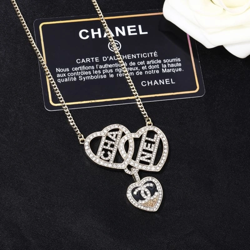 Trendsetting Chanel Necklaces 226802