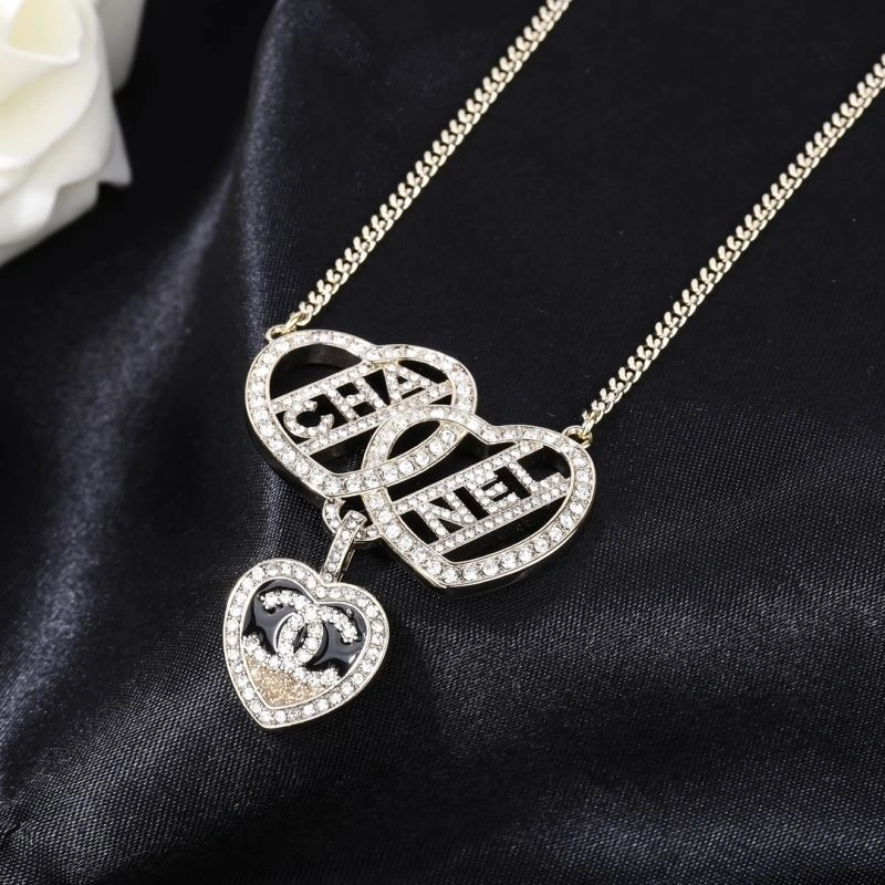 Trendsetting Chanel Necklaces 226802