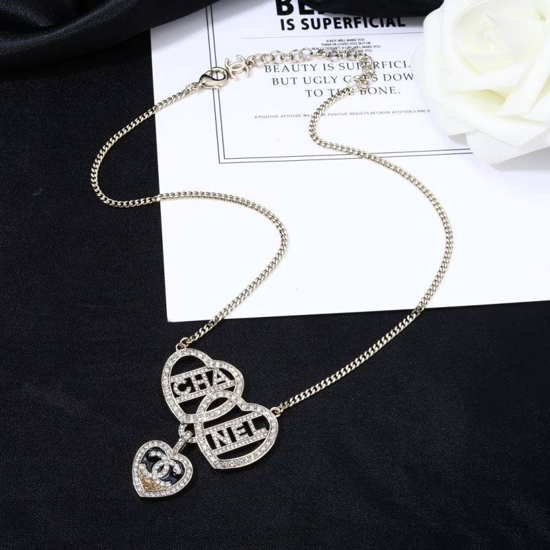 Trendsetting Chanel Necklaces 226802