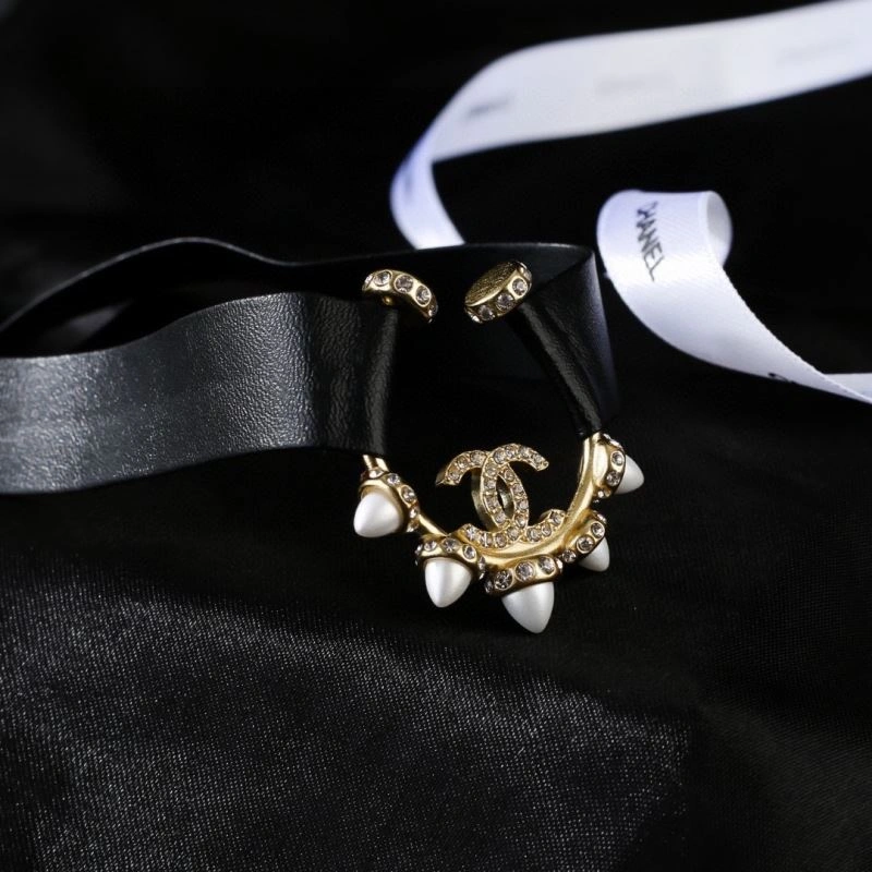 Compact Chanel Necklaces 226797