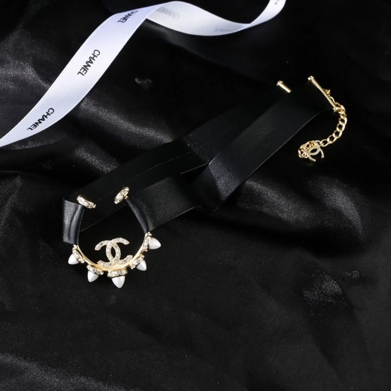 Compact Chanel Necklaces 226797