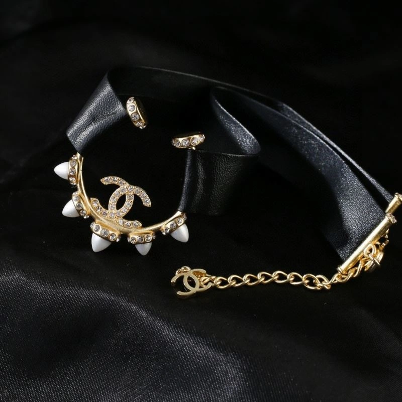 Compact Chanel Necklaces 226797