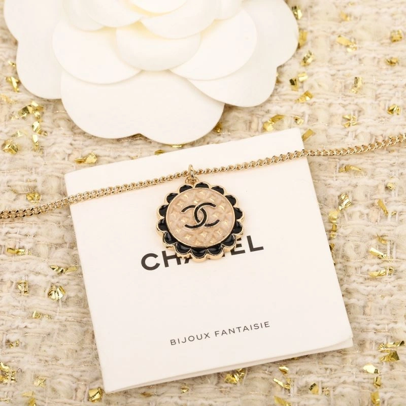 Chanel Necklaces Compact 226695