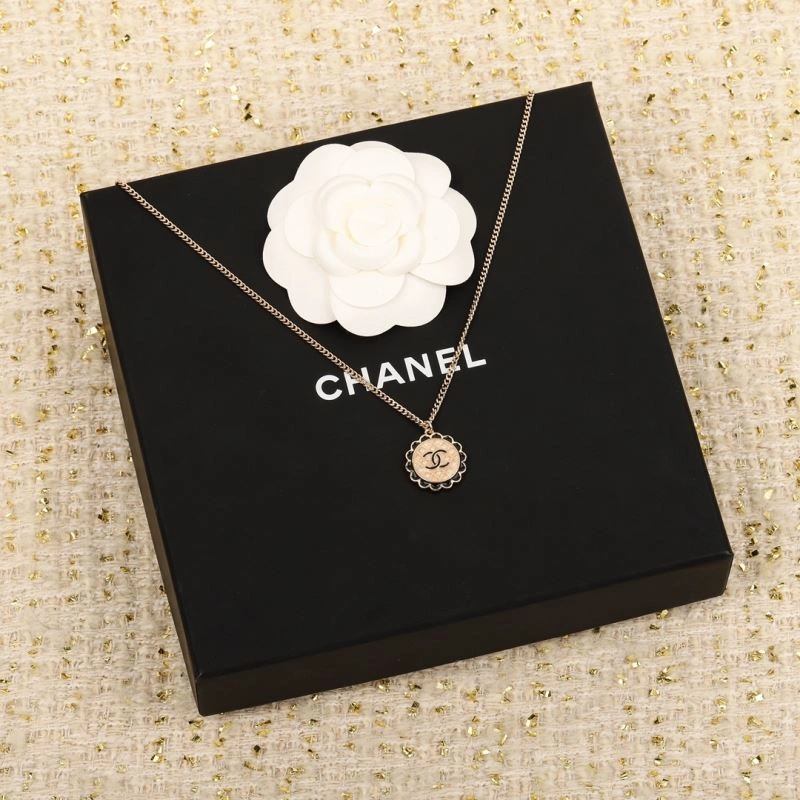 Chanel Necklaces Compact 226695