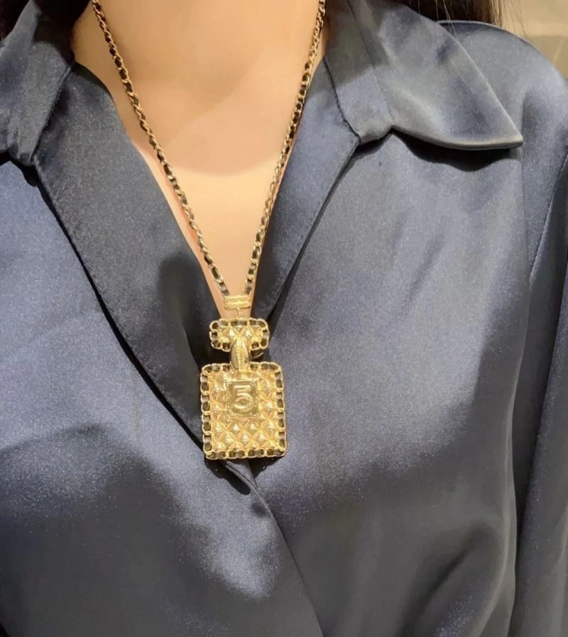 Elegant Chanel Necklaces 226614
