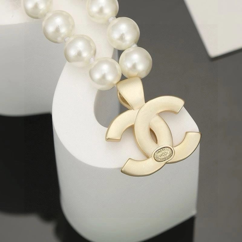 Resilient Chanel Necklaces 226602