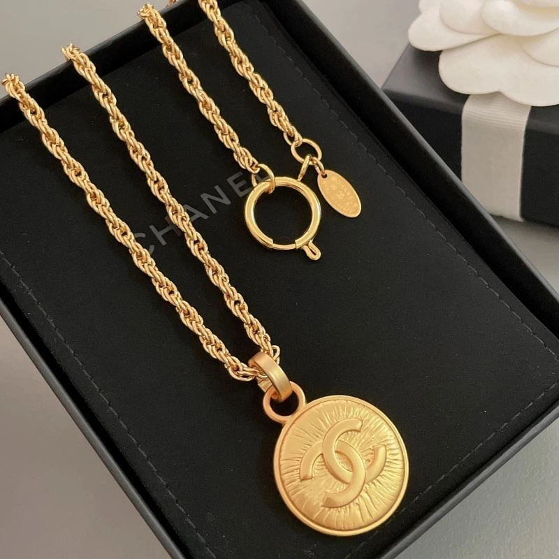 Chanel Necklaces Sophisticated 226588