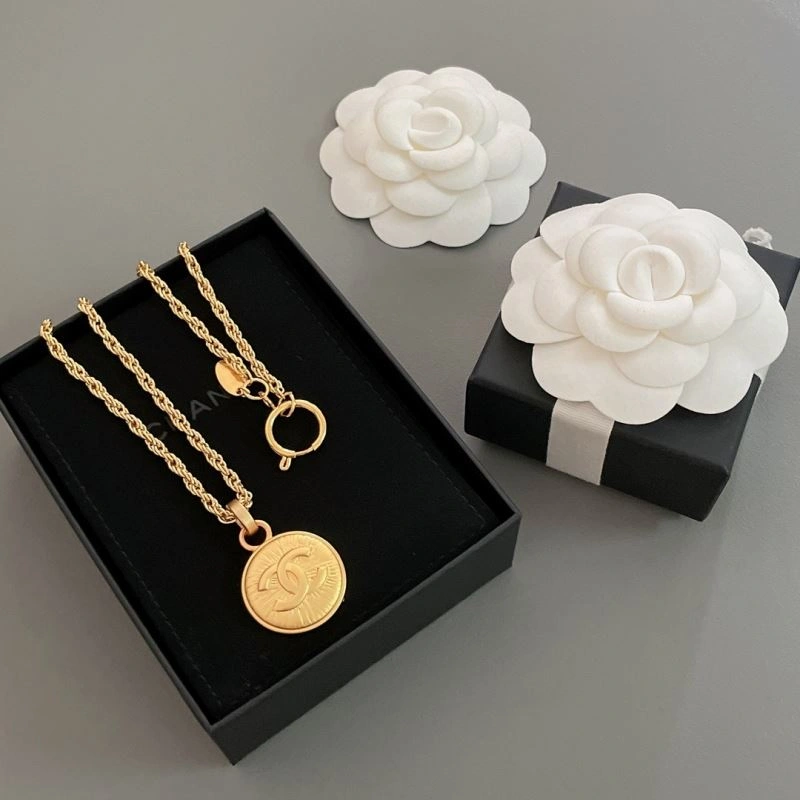 Chanel Necklaces Sophisticated 226588