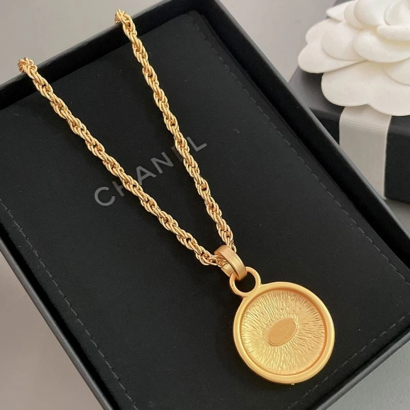 Chanel Necklaces Sophisticated 226588