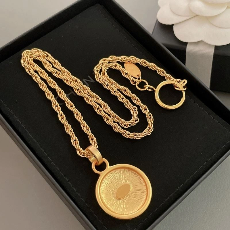 Chanel Necklaces Sophisticated 226588