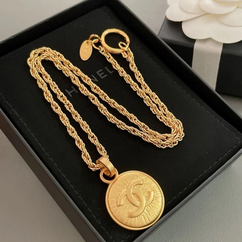 Chanel Necklaces Sophisticated 226588