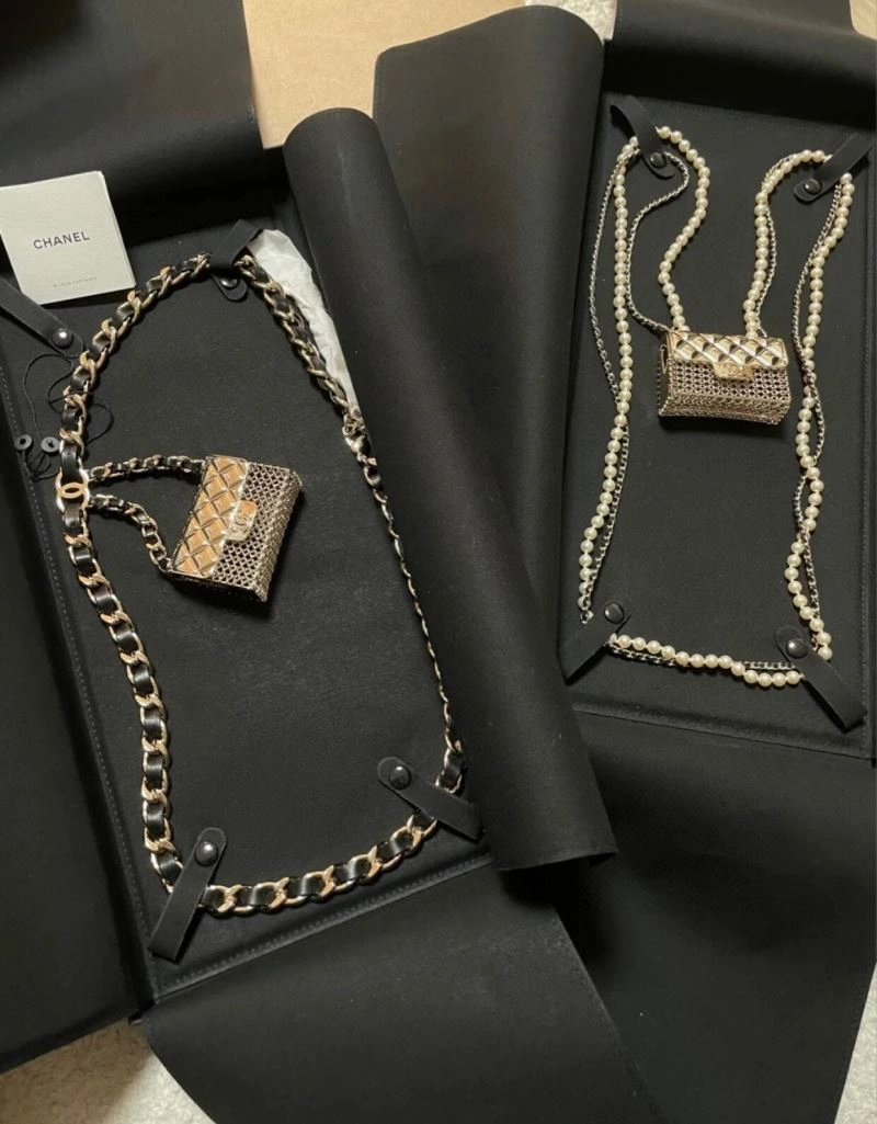 Trendsetting Chanel Necklaces 226612