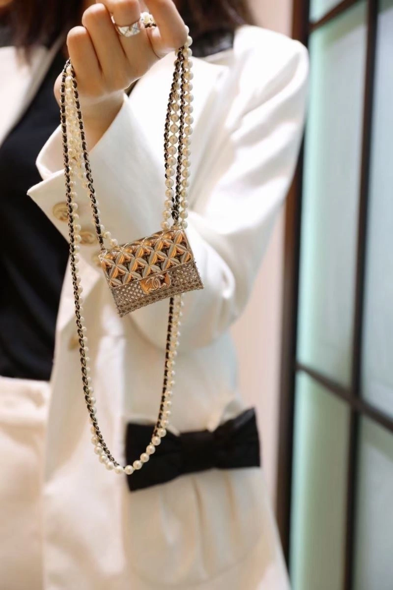 Trendsetting Chanel Necklaces 226612