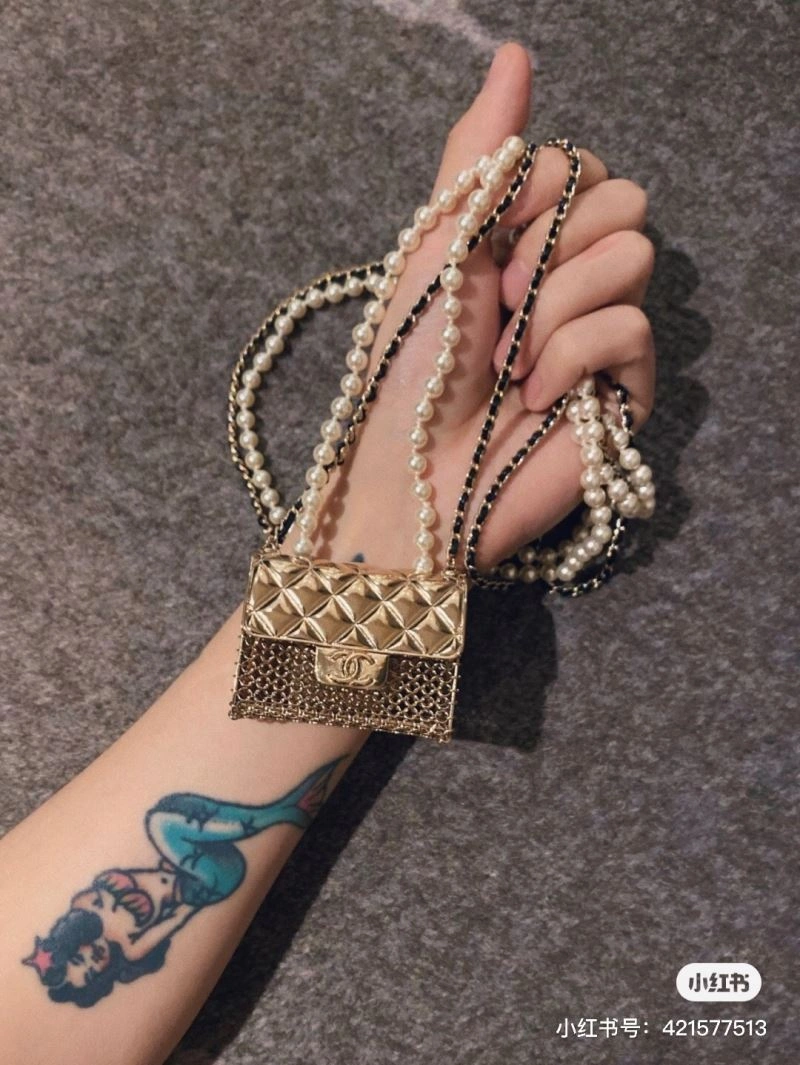 Trendsetting Chanel Necklaces 226612