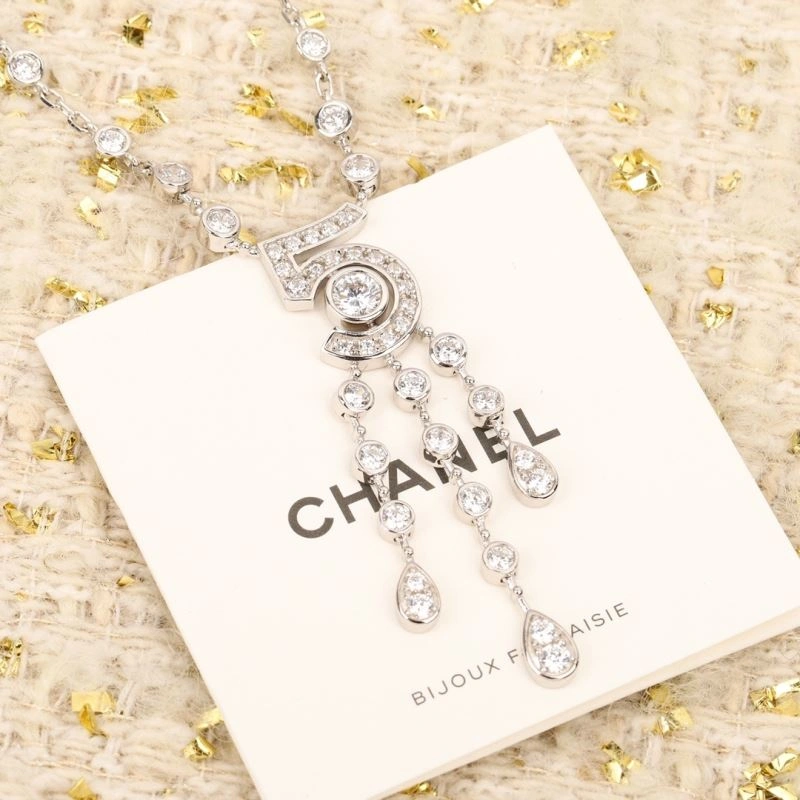 Tailored Chanel Necklaces 226577