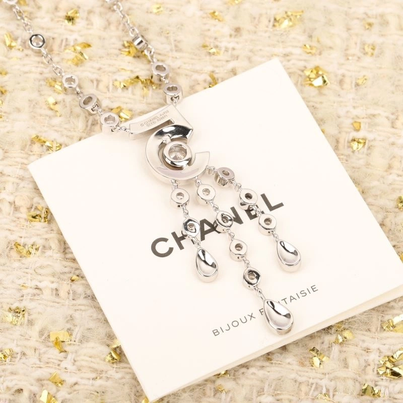 Tailored Chanel Necklaces 226577