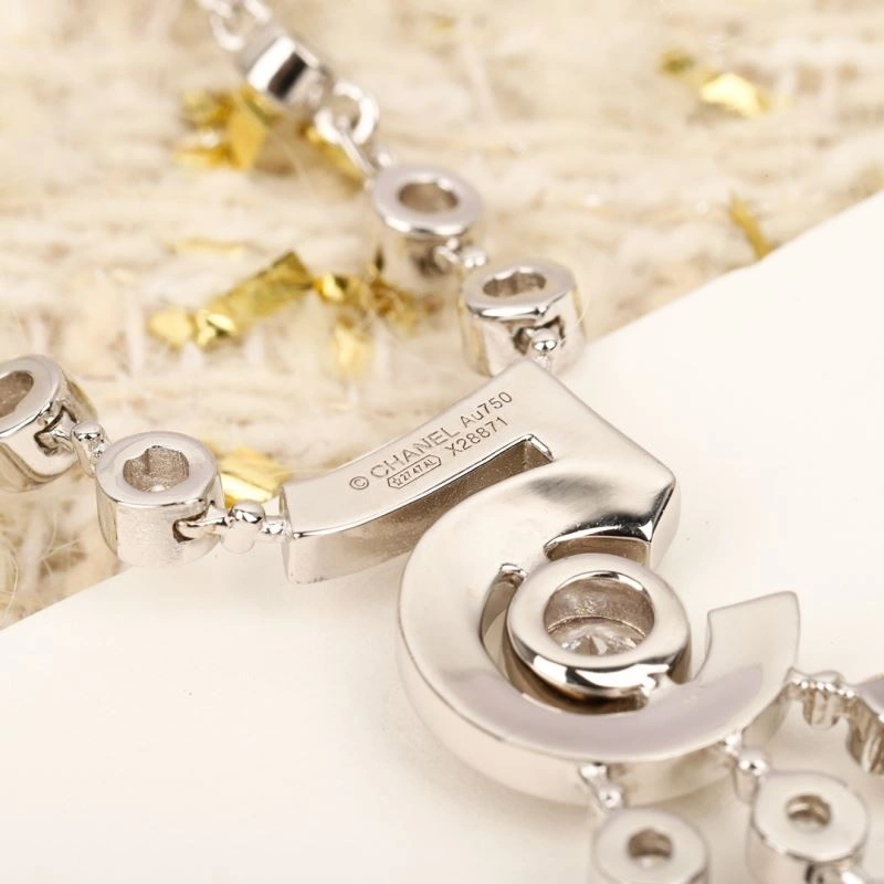 Tailored Chanel Necklaces 226577