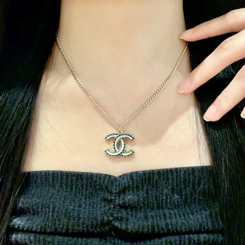 Elegant Chanel Necklaces 226560