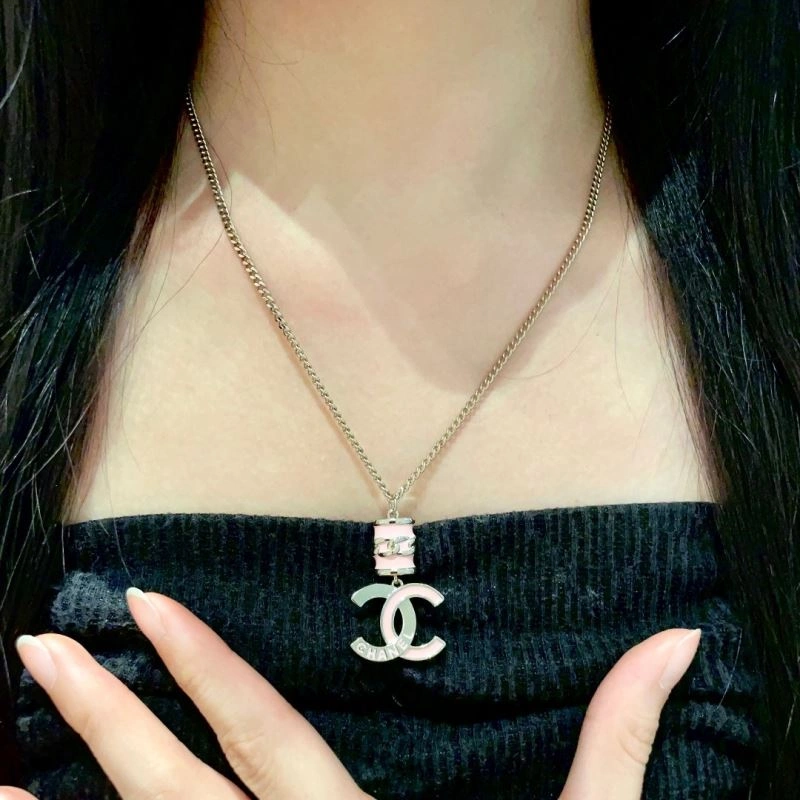 Effortless Chanel Necklaces 226533