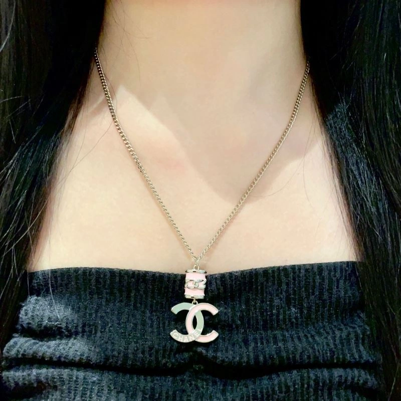 Effortless Chanel Necklaces 226533