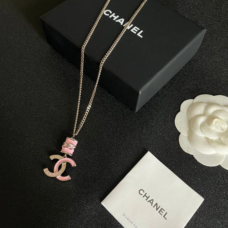 Effortless Chanel Necklaces 226533