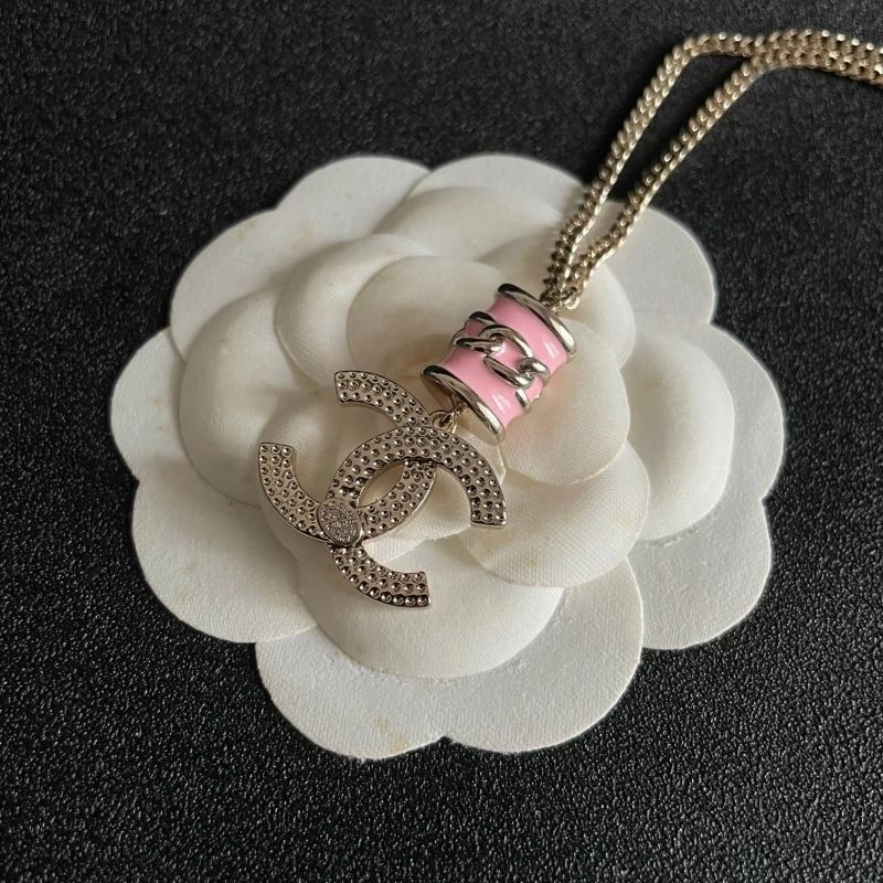 Effortless Chanel Necklaces 226533