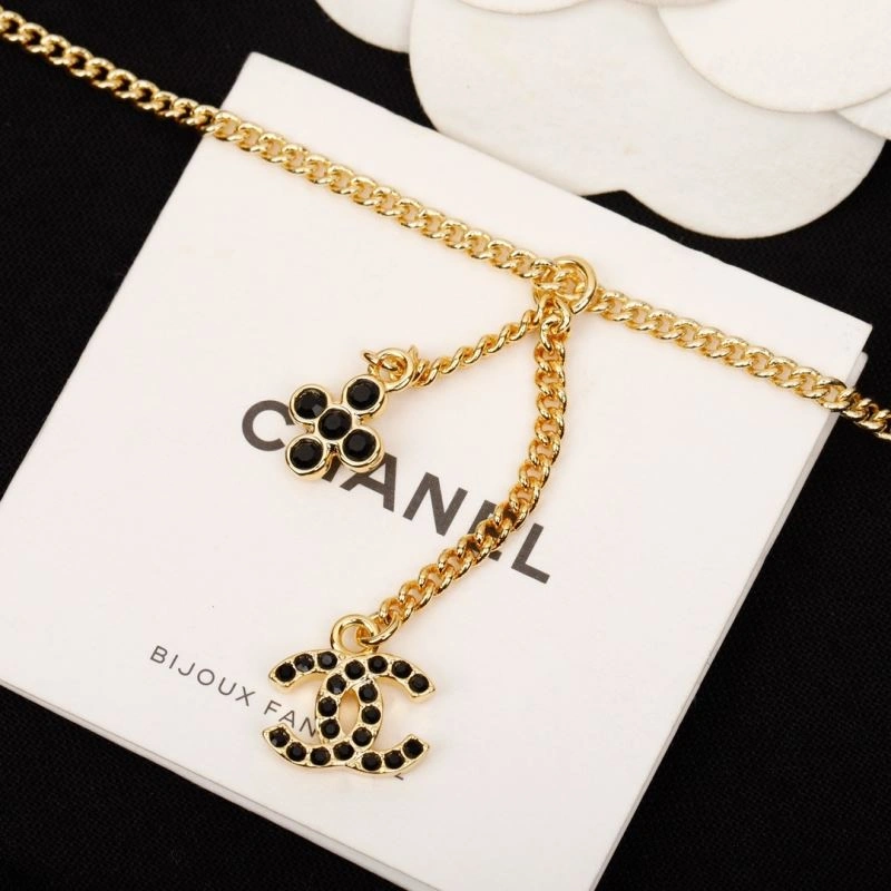 Trendsetting Chanel Necklaces 226518