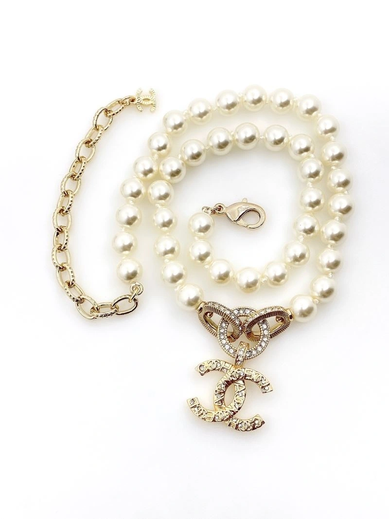 Tailored Chanel Necklaces 226527