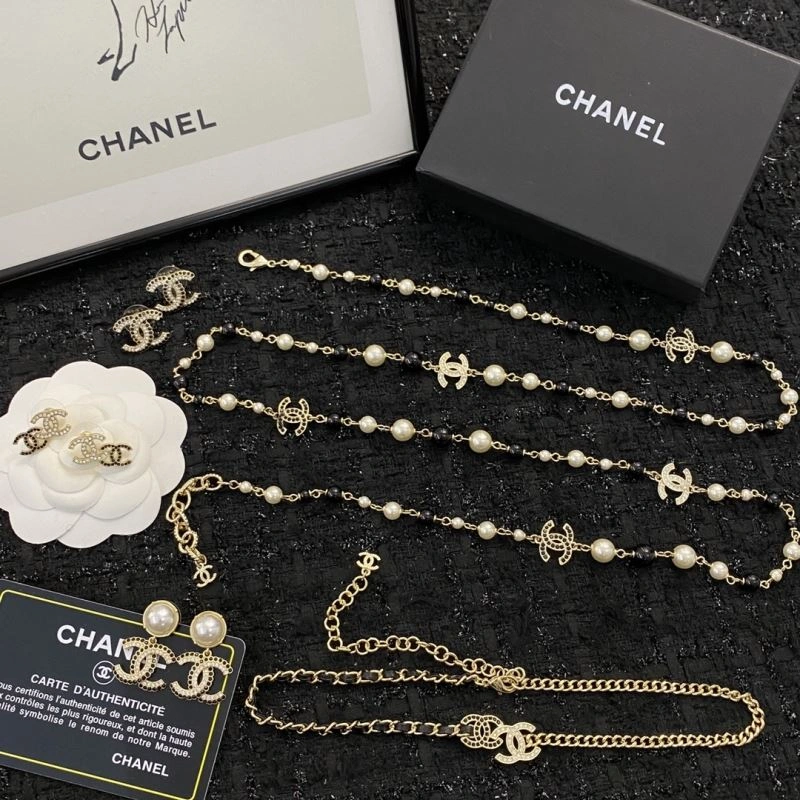 Minimalist Chanel Necklaces 226486
