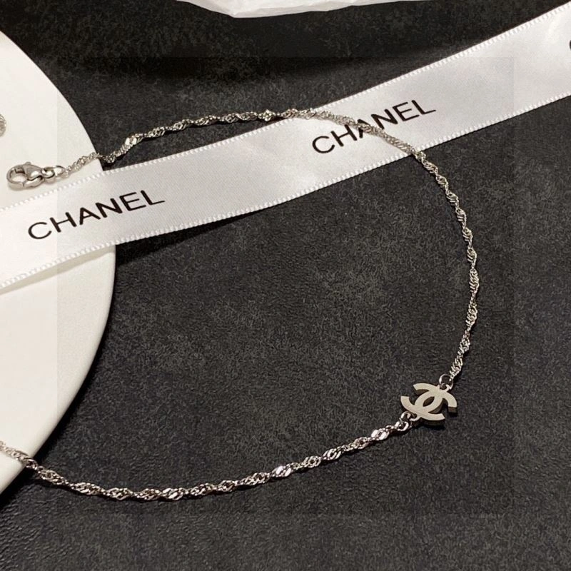 Compact Chanel Necklaces 225880
