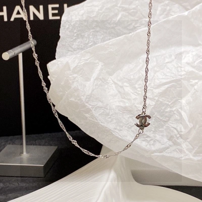 Compact Chanel Necklaces 225880