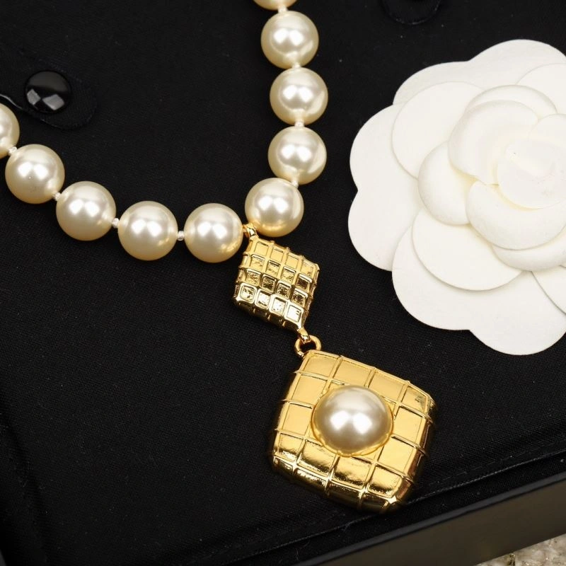 Chanel Necklaces Snug 225884