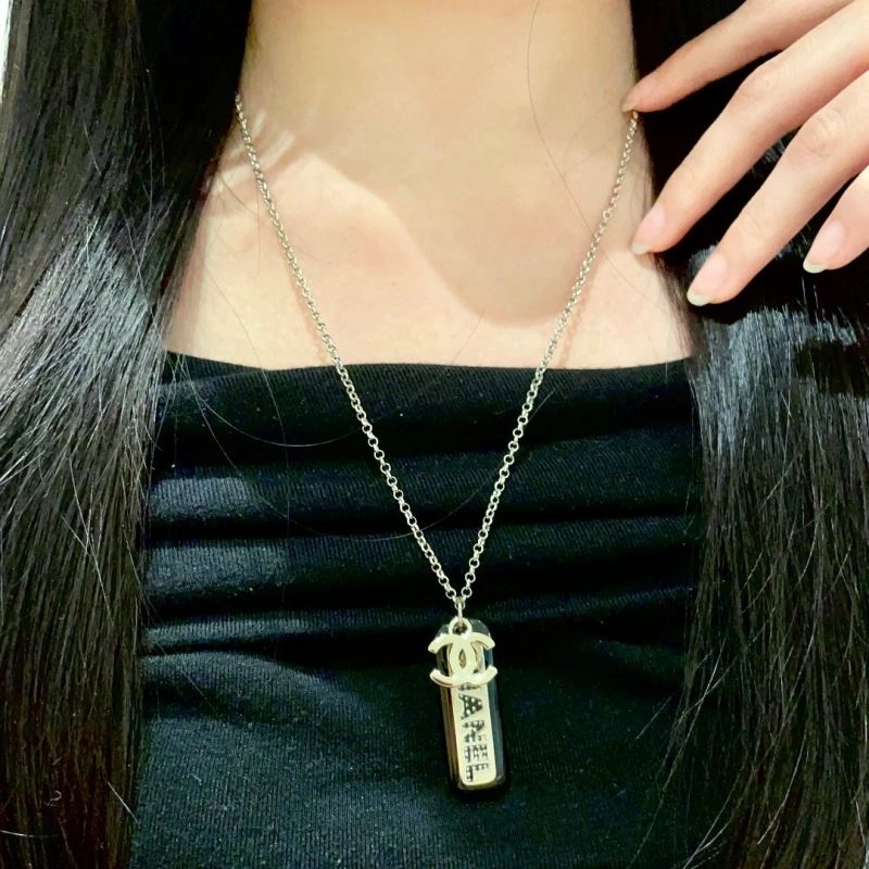 Chic Chanel Necklaces 225869