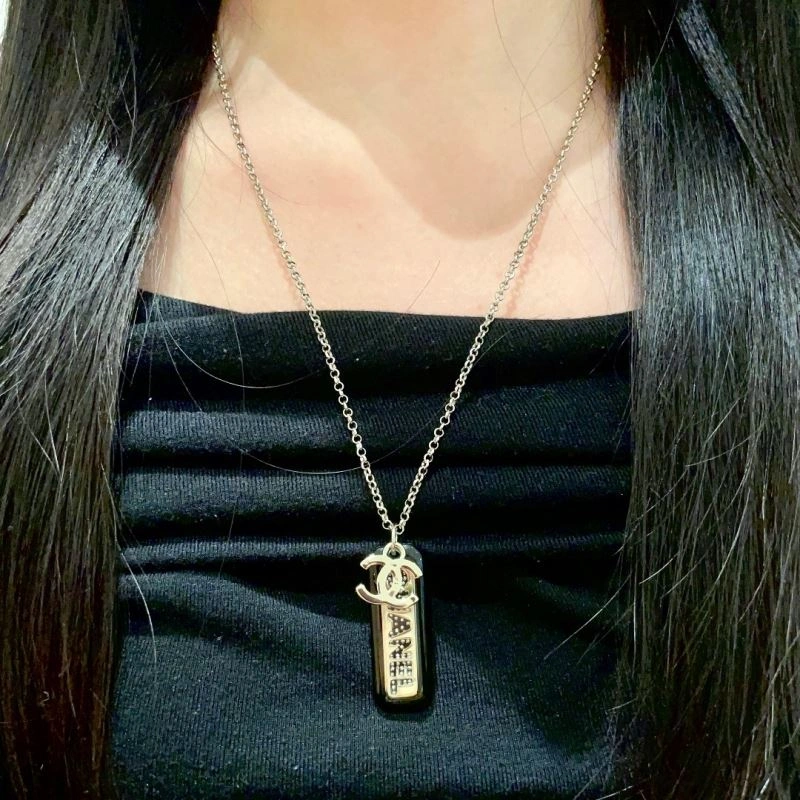 Chic Chanel Necklaces 225869