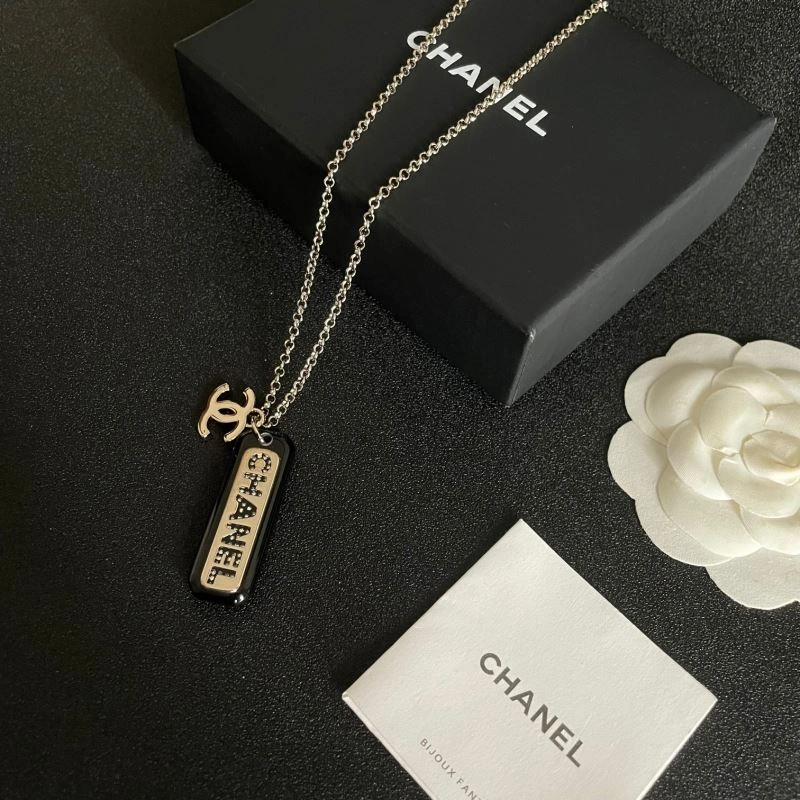Chic Chanel Necklaces 225869