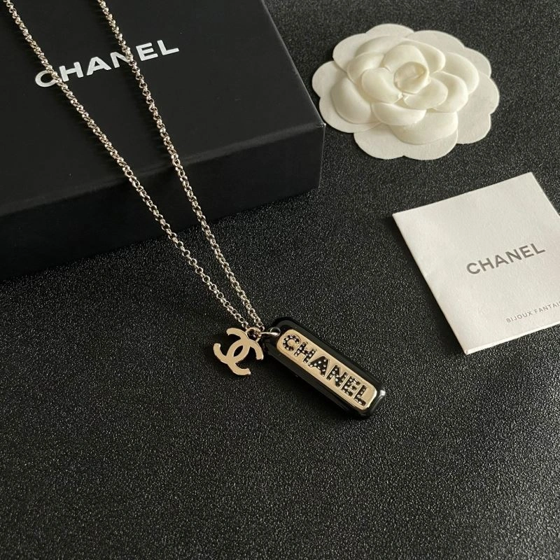 Chic Chanel Necklaces 225869