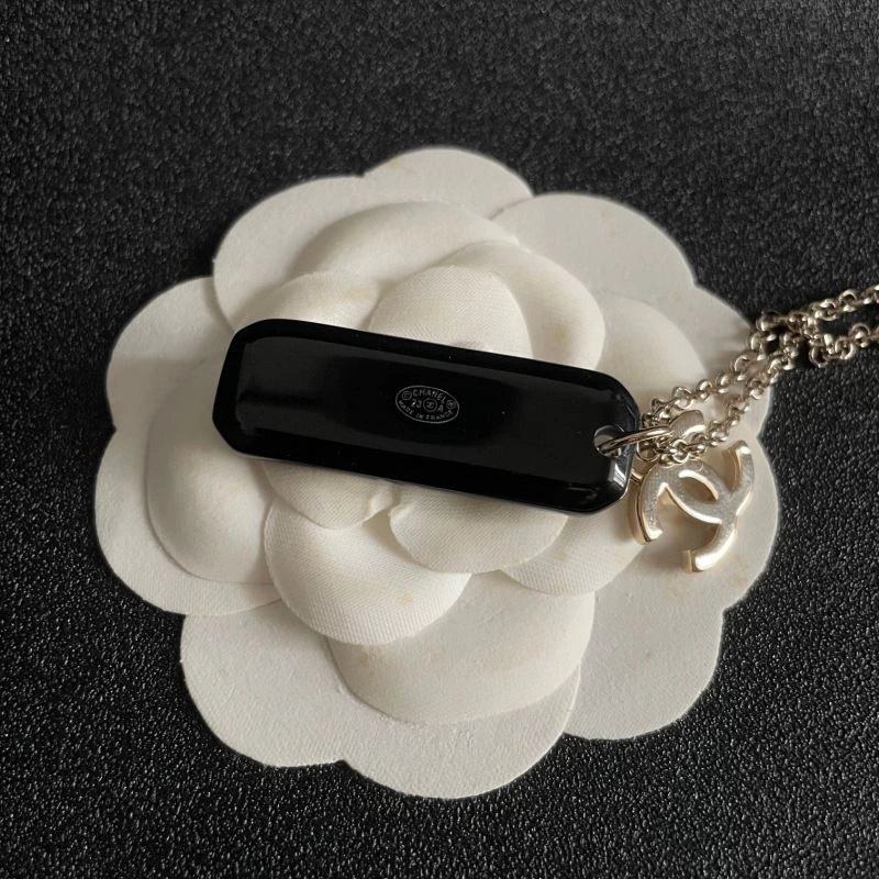 Chic Chanel Necklaces 225869