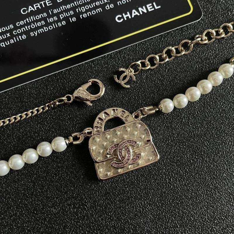 Fashionable Chanel Necklaces 225837