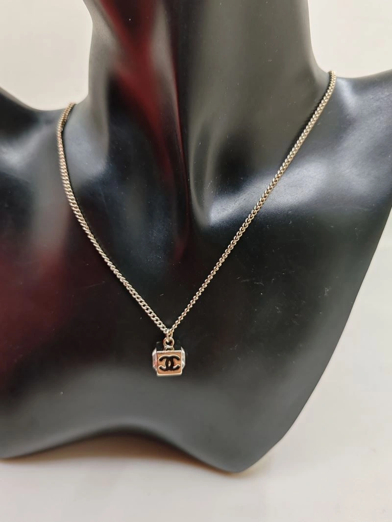 Chanel Necklaces Breathable 225889