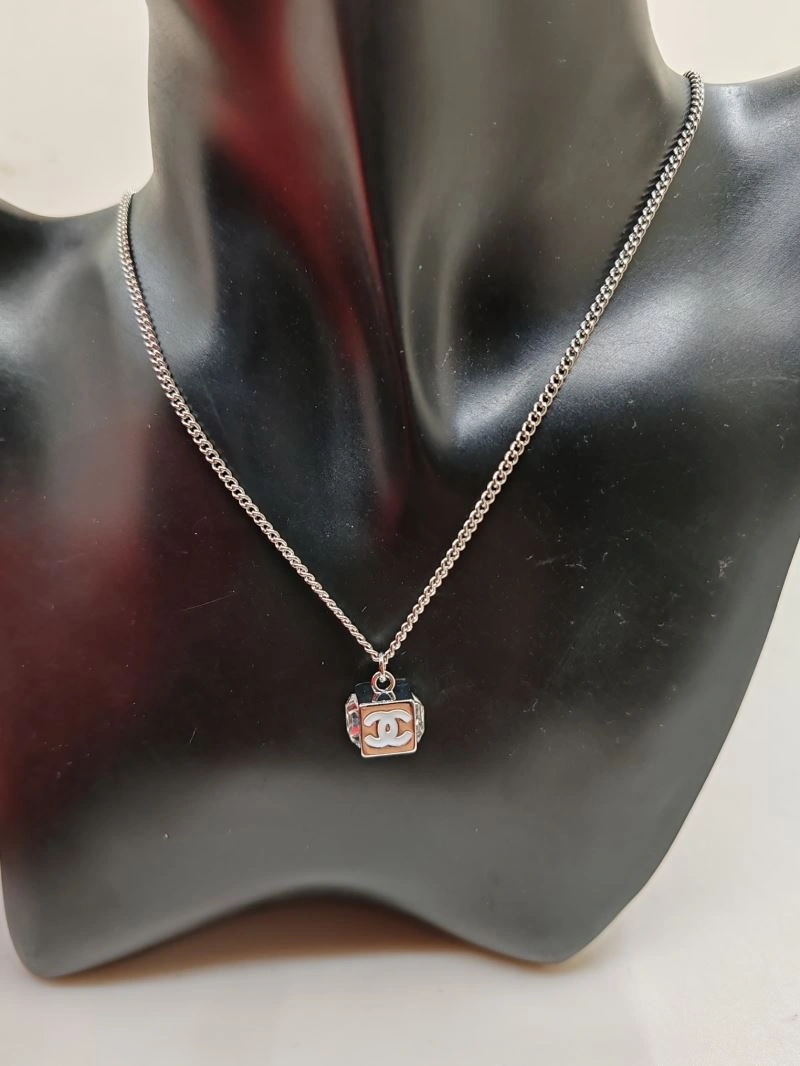 Chanel Necklaces Breathable 225889