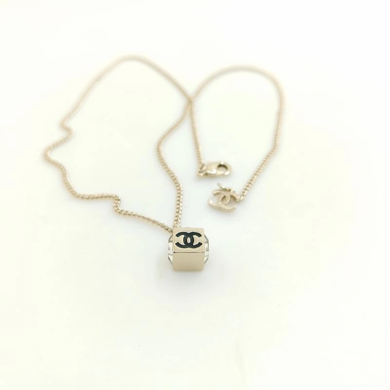 Chanel Necklaces Breathable 225889